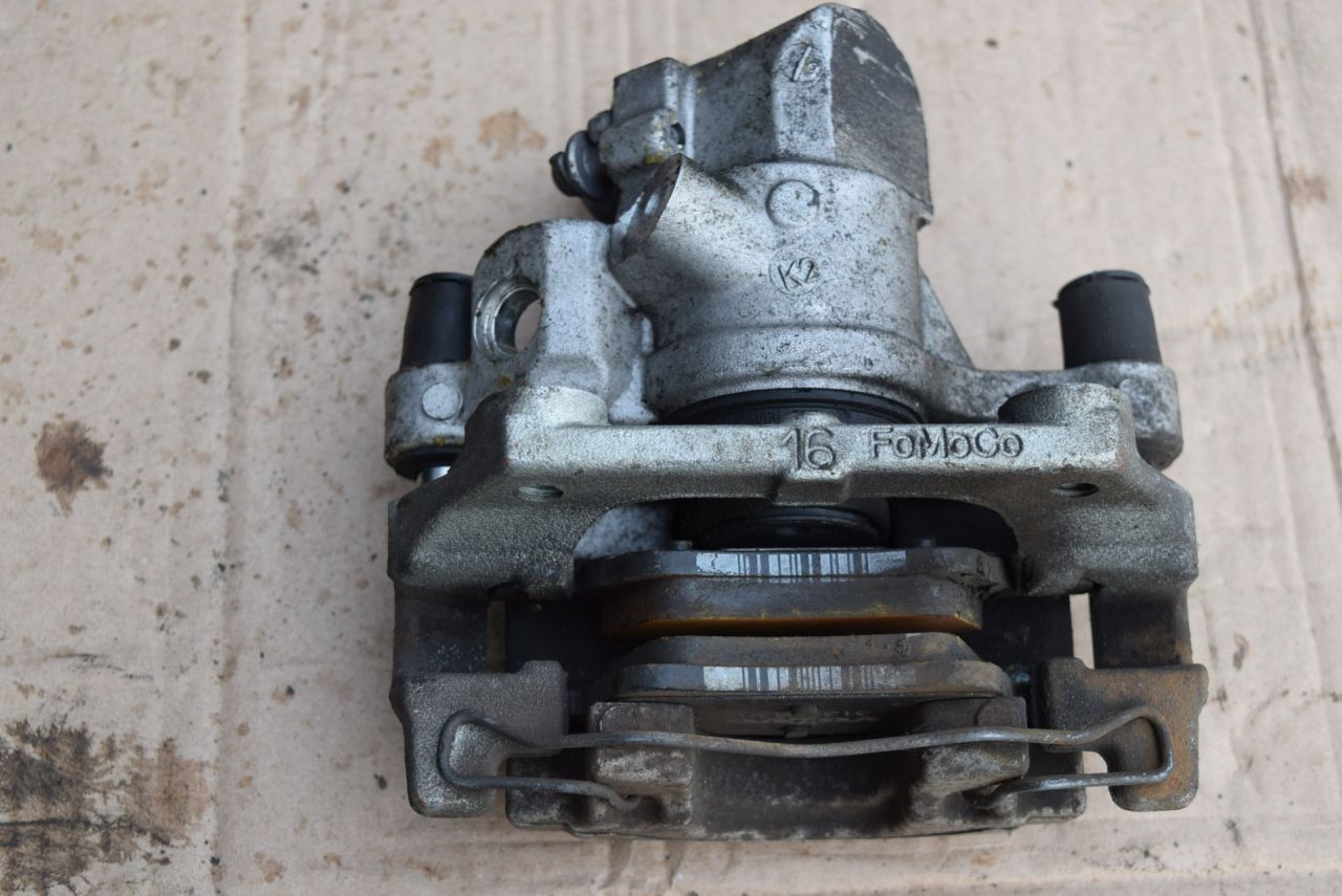 суппорт задний правый Volvo V40 2 поколение 2012, 1.6 л., Ti, B 4164 T, бензин, АКПП, универсал, 31341231, 31341330 - фото №1