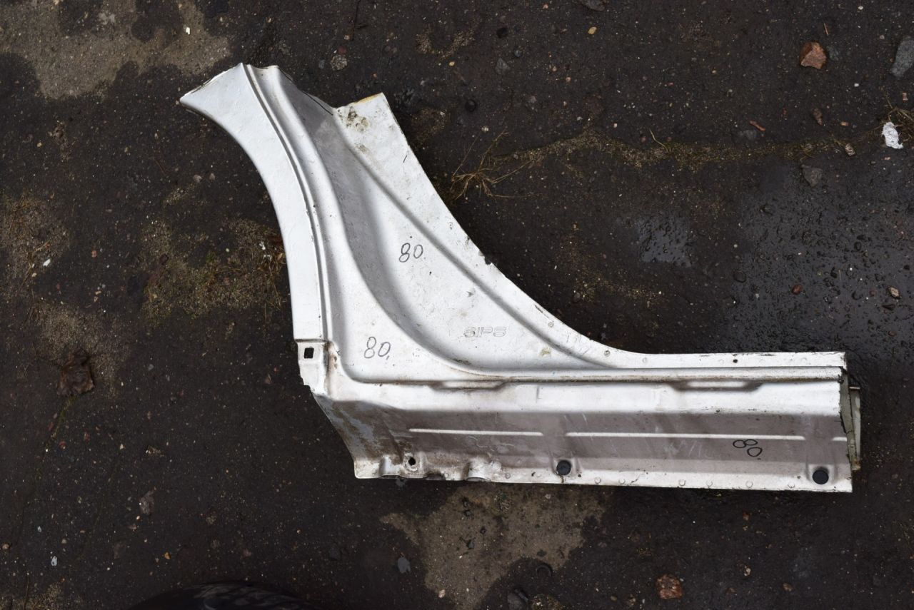 порог правый Volvo V70 2 поколение 2001, 2.4 л., i, B 5244 S2, бензин, АКПП, универсал, передний привод - фото №1