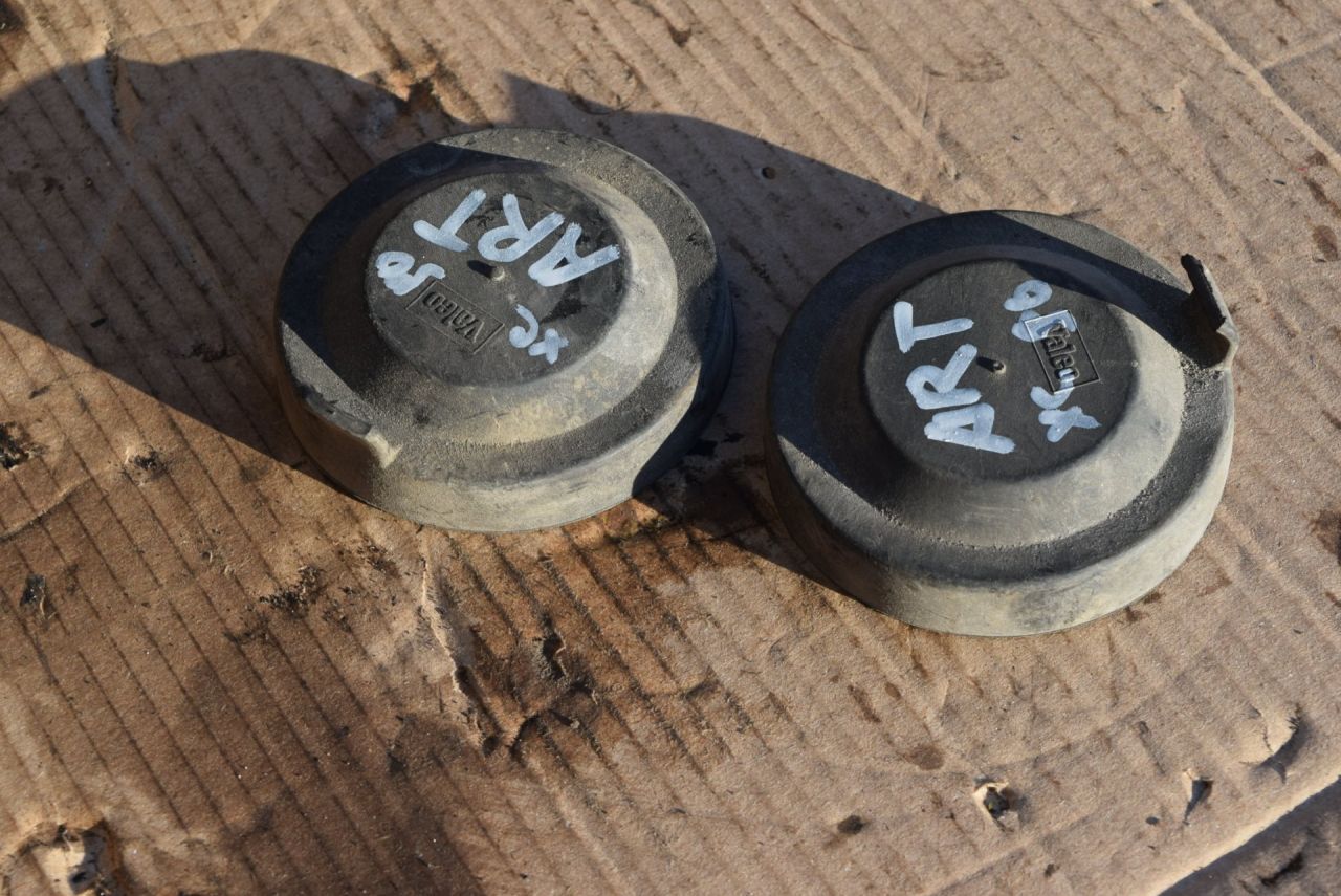 крышка фары Volvo XC90 1 поколение 2003, 2.4 л., D 5244 T, дизель, АКПП, 89004031 - фото №1