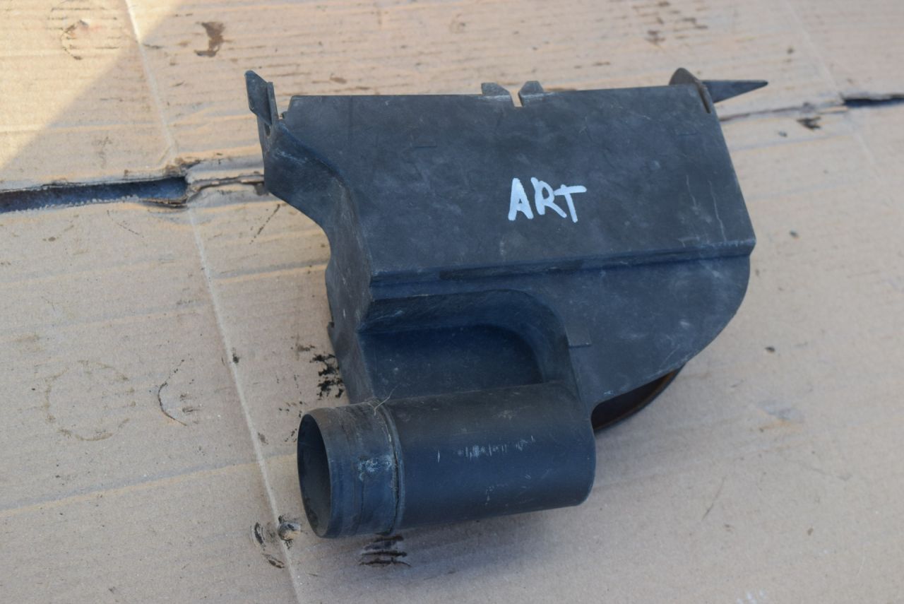 воздухозаборник Volkswagen Golf 4 поколение 1998, 1.6 л., бензин, 1J0805971B - фото №1