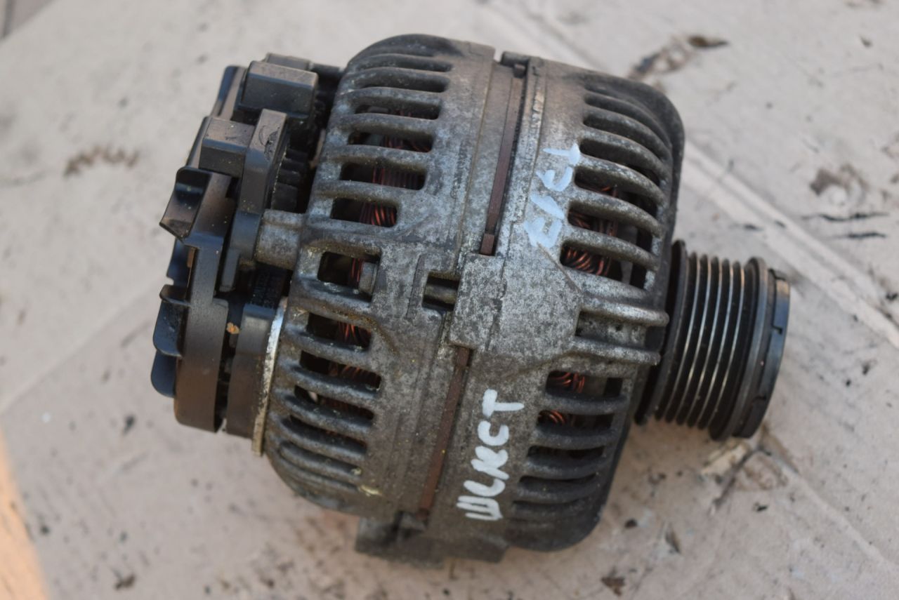 генератор Volvo S60 1 поколение 2004, 2.4 л., D5, D 5244 T, дизель, МКПП, седан, передний привод, 30658085, 0124525060 - фото №1