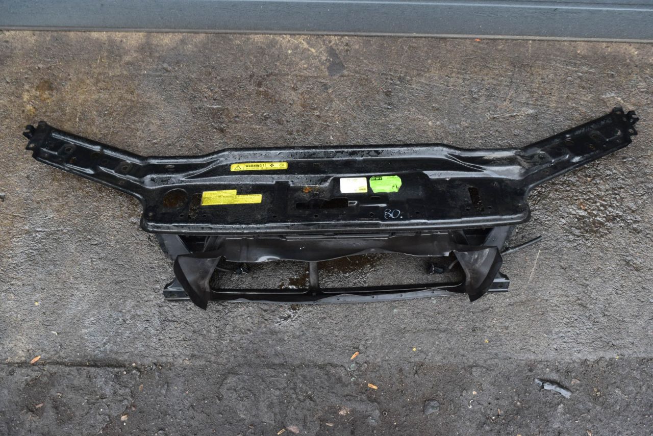 передняя панель крепления облицовки (телевизор) Volvo V70 2 поколение 2003, 2.4 л., Ti, B 5244 T3, бензин, МКПП, универсал, передний привод - фото №1