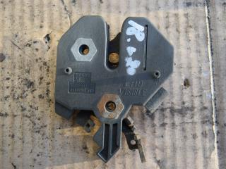 замок капота Volvo V70 2 поколение 2003, 2.4 л., Ti, B 5244 T3, бензин, МКПП, универсал, передний привод, 9483765