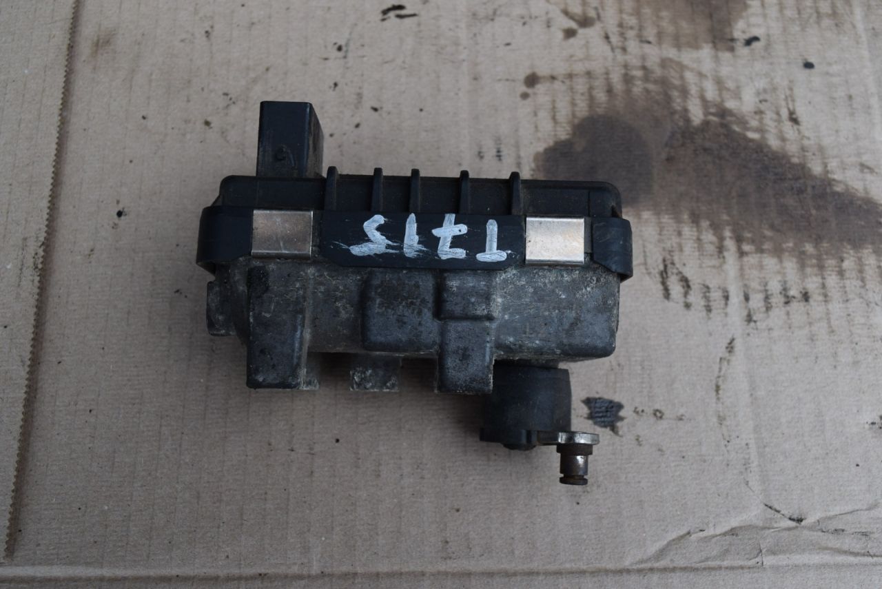 клапан управления турбиной (актуатор) Volvo S80 2 поколение 2008, 2.4 л., D5, D 5244 T5, дизель, МКПП, седан, передний привод, G27, 30774992 - фото №1