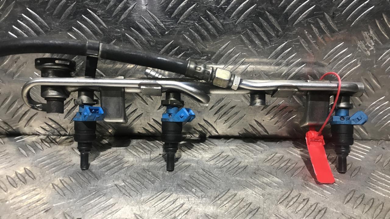 форсунка Volkswagen Passat B5 1999, 1.8 л., 5МКПП, универсал, 058133551F - фото №1