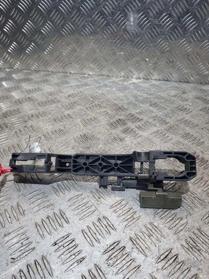 ручка наружная задняя правая Renault Laguna 2 поколение 2004, хетчбэк 5 дв., 8200004747 - фото №1