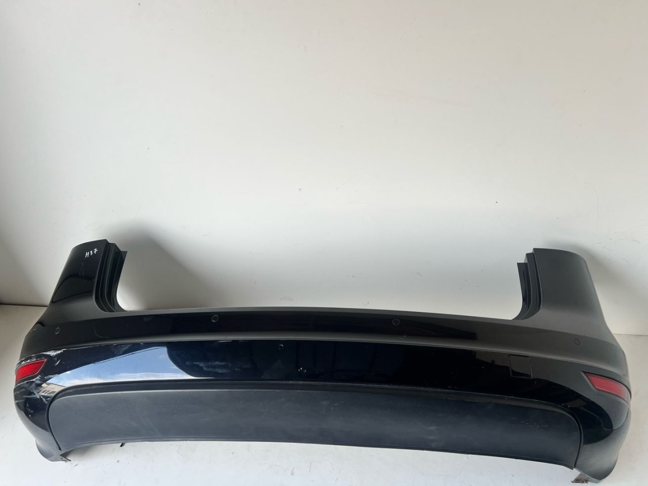 бампер задний Volkswagen Sharan 2 поколение 2011, 2.0 л., CCZA, бензин, АКПП, минивэн, 7N0807421B - фото №1