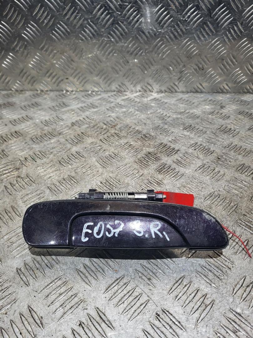 ручка наружная задняя правая Ford Mondeo 2 поколение 1996, 1.8 л., дизель, МКПП, indigo, хетчбэк 5 дв. - фото №1