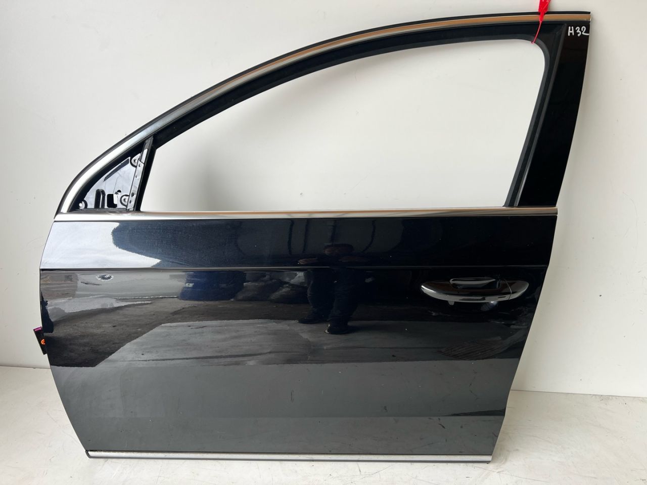 дверь передняя левая Volkswagen Passat B7 2011, 2.0 л., CCZB, бензин, АКПП, универсал, 3AA831055 - фото №1