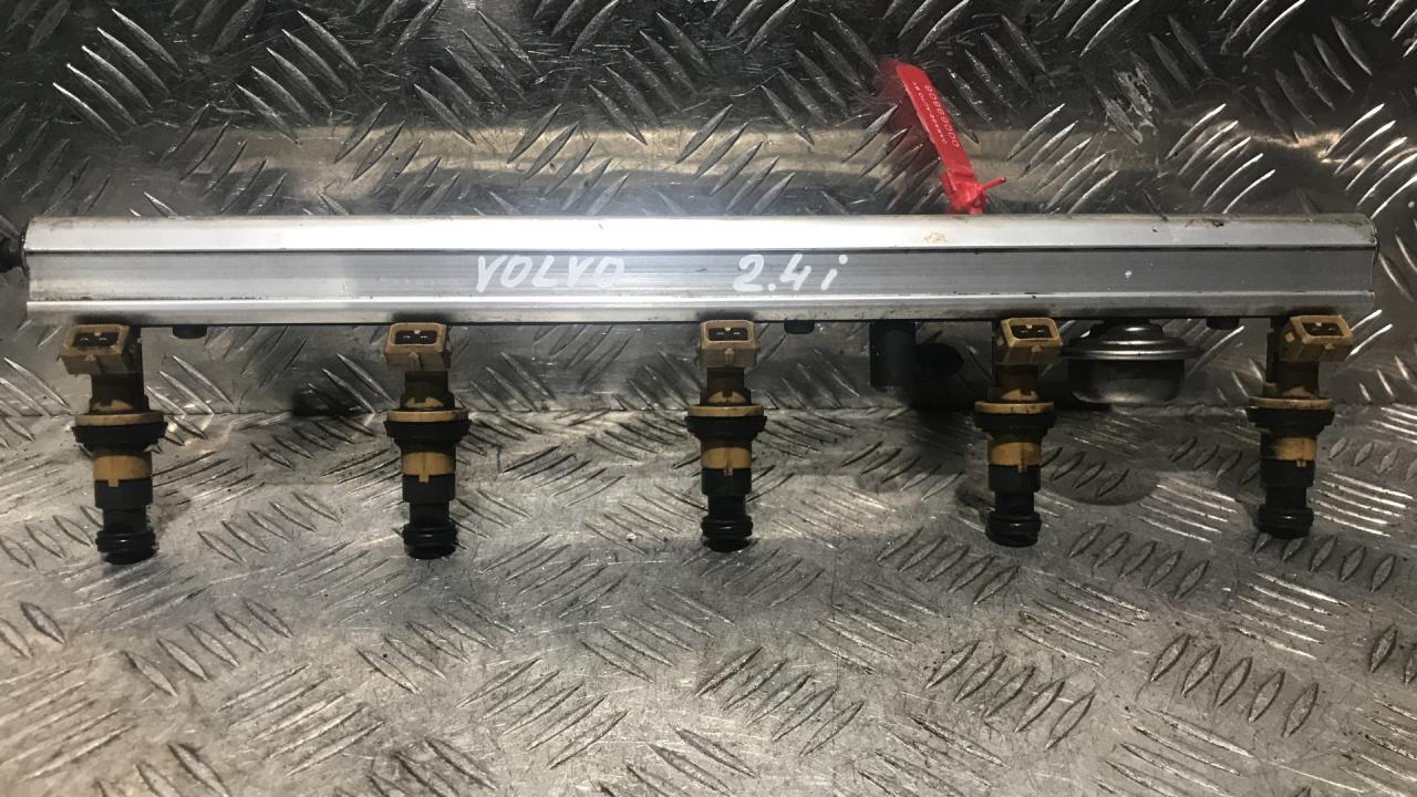 форсунка Volvo V70 2 поколение 2004, 2.4 л., B 5244 S, бензин, МКПП, 9125821 - фото №1