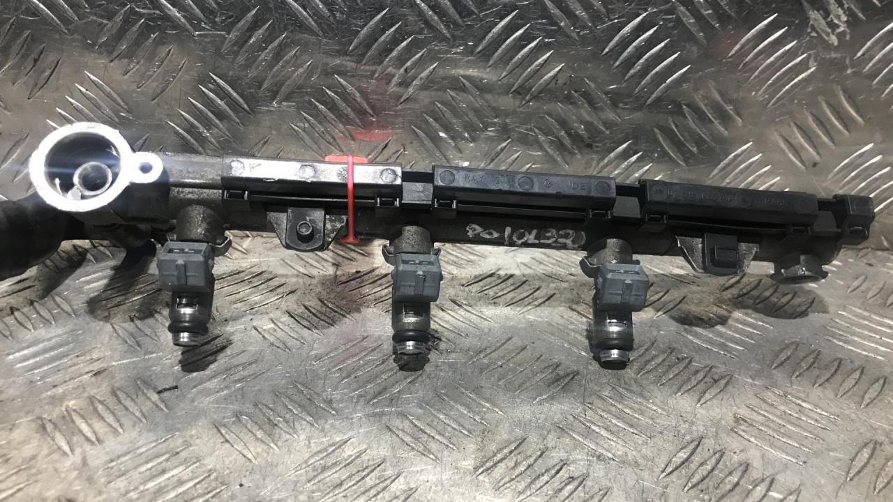 форсунка Volkswagen Polo 3 поколение 1999, 1.4 л., бензин, МКПП, 036031C - фото №1