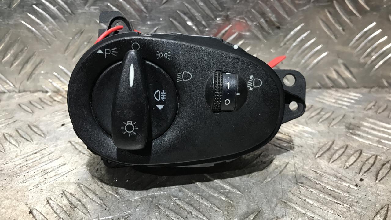 переключатель света Ford Focus 1 поколение 2001, 1.8 л., дизель, МКПП, хетчбэк 5 дв., 13A024, 04052524 - фото №1