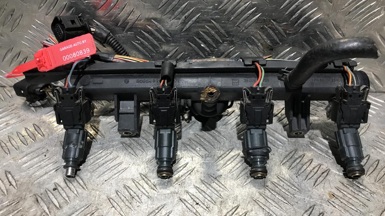 форсунка Volkswagen Polo 3 поколение 1999, 1.4 л., бензин, 5МКПП, хетчбэк 5 дв., 0280155919, 030906031J - фото №1