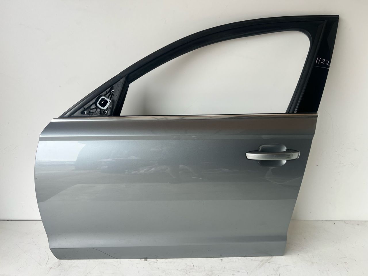 дверь передняя левая Audi A6 4G/C7 2012, 2.0 л., CDNB, бензин, АКПП, седан, 4G0831051 - фото №1
