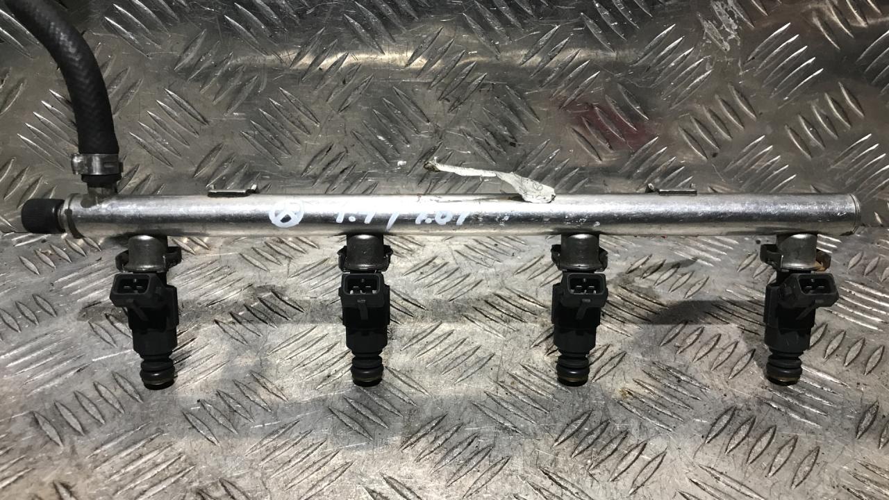 форсунка Mercedes-Benz A-Класс W168 1999, 1.4 л., бензин, МКПП, минивэн, 0280155753, A0000788723 - фото №1