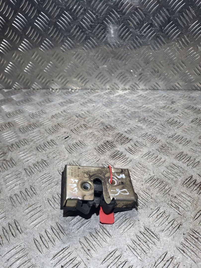 замок двери задней правой Audi 80 B3 1989, 1.8 л., бензин, 5МКПП, седан, 893839016C - фото №1