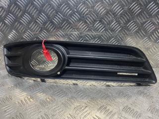 заглушка (решетка) в бампер Audi A3 8P/8PA [2-й рестайлинг] 2010, 1.6 л., BSE, бензин, 5МКПП, хетчбэк 3 дв., 8P0807682E