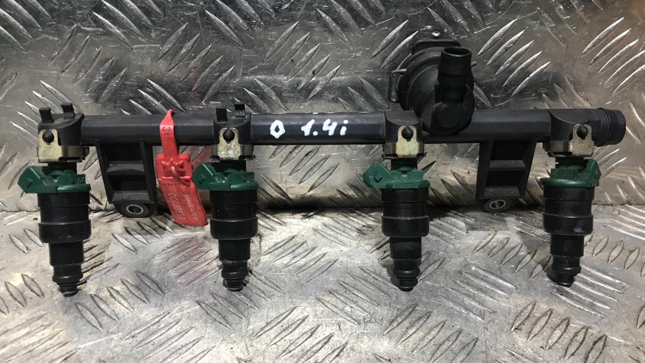 форсунка Renault Clio 2 поколение 2001, 1.4 л., бензин, МКПП, хетчбэк 5 дв., 875368 - фото №1