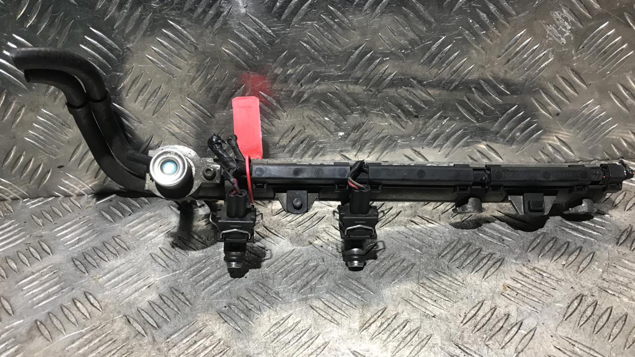 форсунка Volkswagen Golf 4 поколение 1998, 1.4 л., бензин, МКПП, 036031C - фото №1