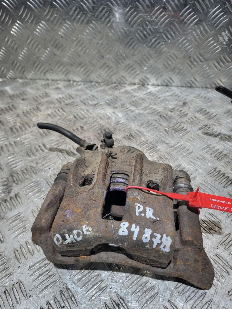 суппорт передний правый Peugeot 406 1 поколение (1995 - 1999), 1.8 л., бензин, 5МКПП, седан - фото №1