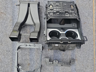 подстаканник BMW X5 G05 [рестайлинг] G05 2023, 3.0 л., B58B30, бензин, АКПП, a96, внедорожник 5 дв., полный привод, 6827173, 6808606