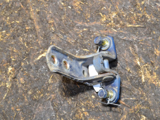 петля двери Mitsubishi Outlander 1 поколение 2004