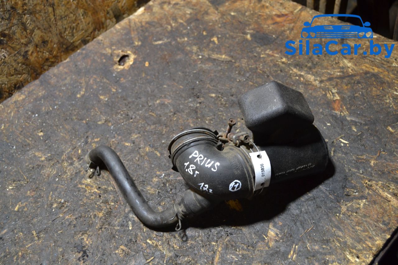 патрубок воздушного фильтра Toyota Prius 3 поколение (2009 - 2011), 1.8 л., 2ZR-FXE, бензин, 1788037100 - фото №1