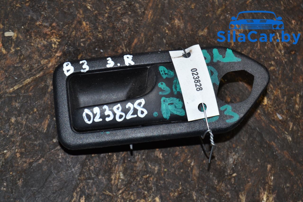 ручка внутренняя задняя правая Volkswagen Passat B3 (1988 - 1997), универсал - фото №1