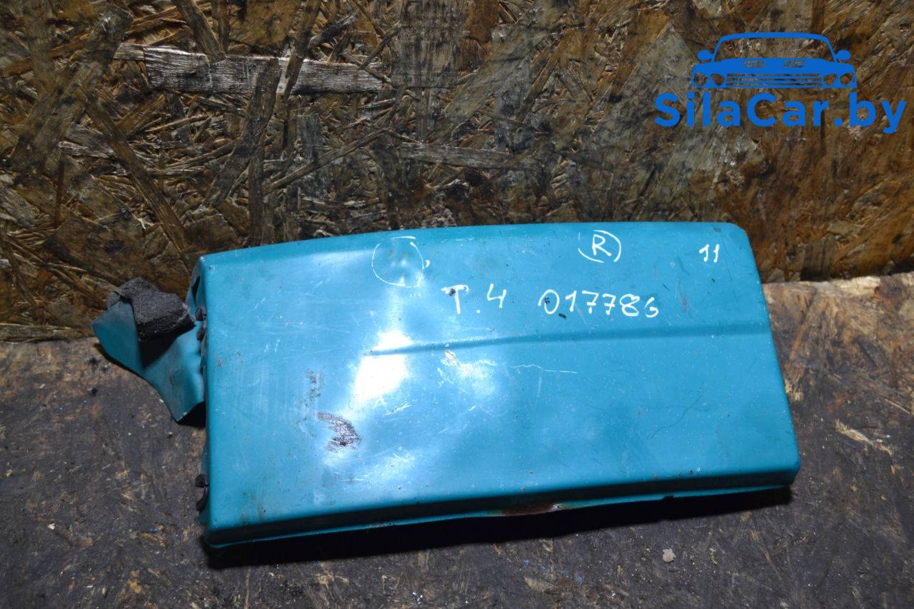 ресничка (ус) левой фары Volkswagen Transporter T4 1998 - фото №1