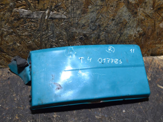 ресничка (ус) левой фары Volkswagen Transporter T4 1998