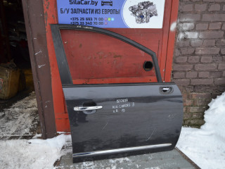 дверь передняя правая Kia Carens 2 поколение (2002 - 2006), 2.0 л., CRDi, D4EA, дизель