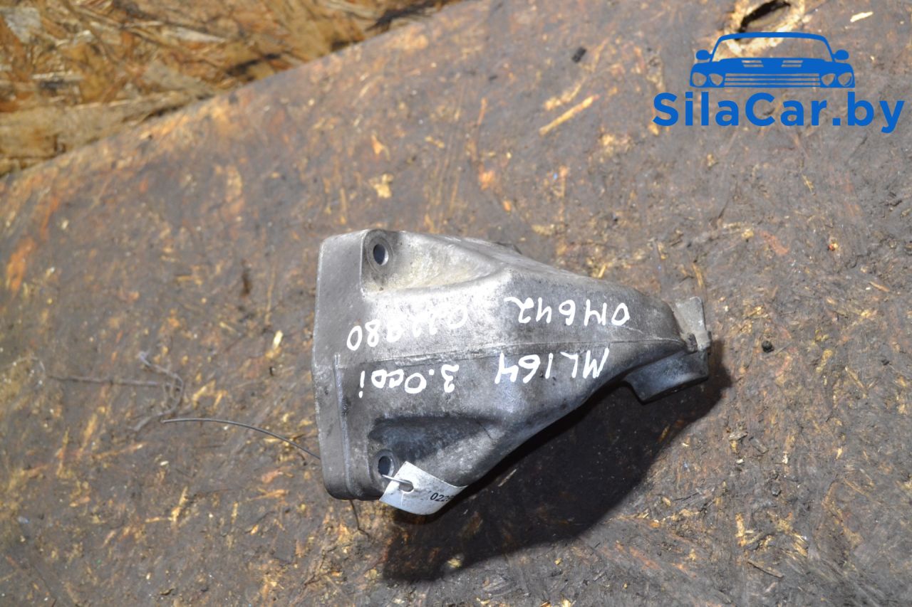 кронштейн двигателя Mercedes-Benz M-Класс W164 (2005 - 2008), 3.0 л., CDi, OM 642.940, дизель, АКПП, A6422230204 - фото №1