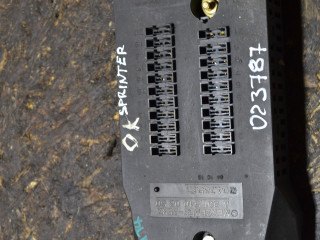 блок предохранителей Mercedes-Benz Sprinter 1 поколение (W901-905) [рестайлинг] (2000 - 2006), A9015400350