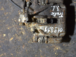 суппорт задний левый Renault Trafic 2 поколение 2003