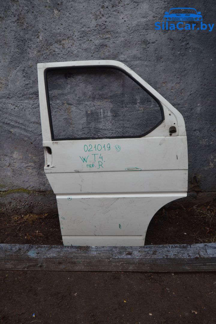 дверь передняя правая Volkswagen Transporter T4 1999 - фото №1