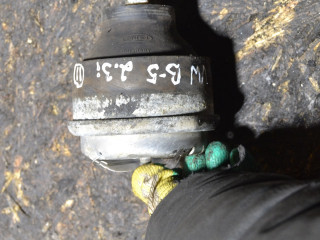 подушка крепления двигателя Volkswagen Passat B5 (1996 - 2001), 2.3 л., AGZ, бензин