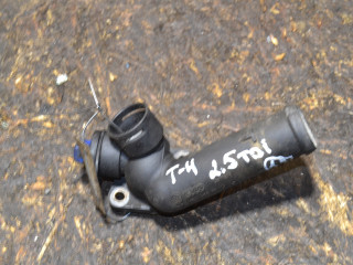 фланец (тройник) системы охлаждения Volkswagen Transporter T4 (1990 - 2003), 2.5 л., AJT, дизель, 074121133D