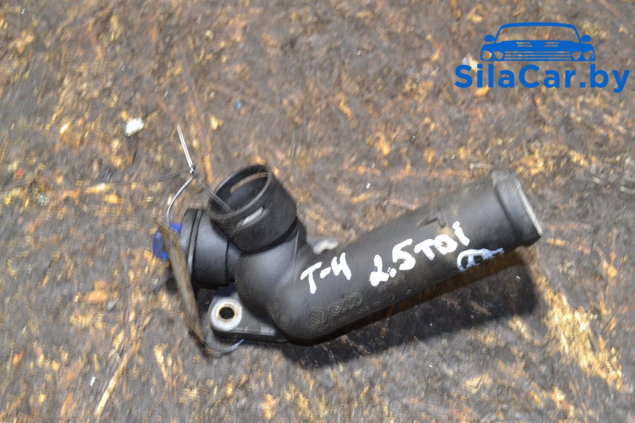 фланец (тройник) системы охлаждения Volkswagen Transporter T4 (1990 - 2003), 2.5 л., AJT, дизель, 074121133D - фото №1