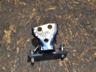 петля двери Mitsubishi Outlander 1 поколение 2004