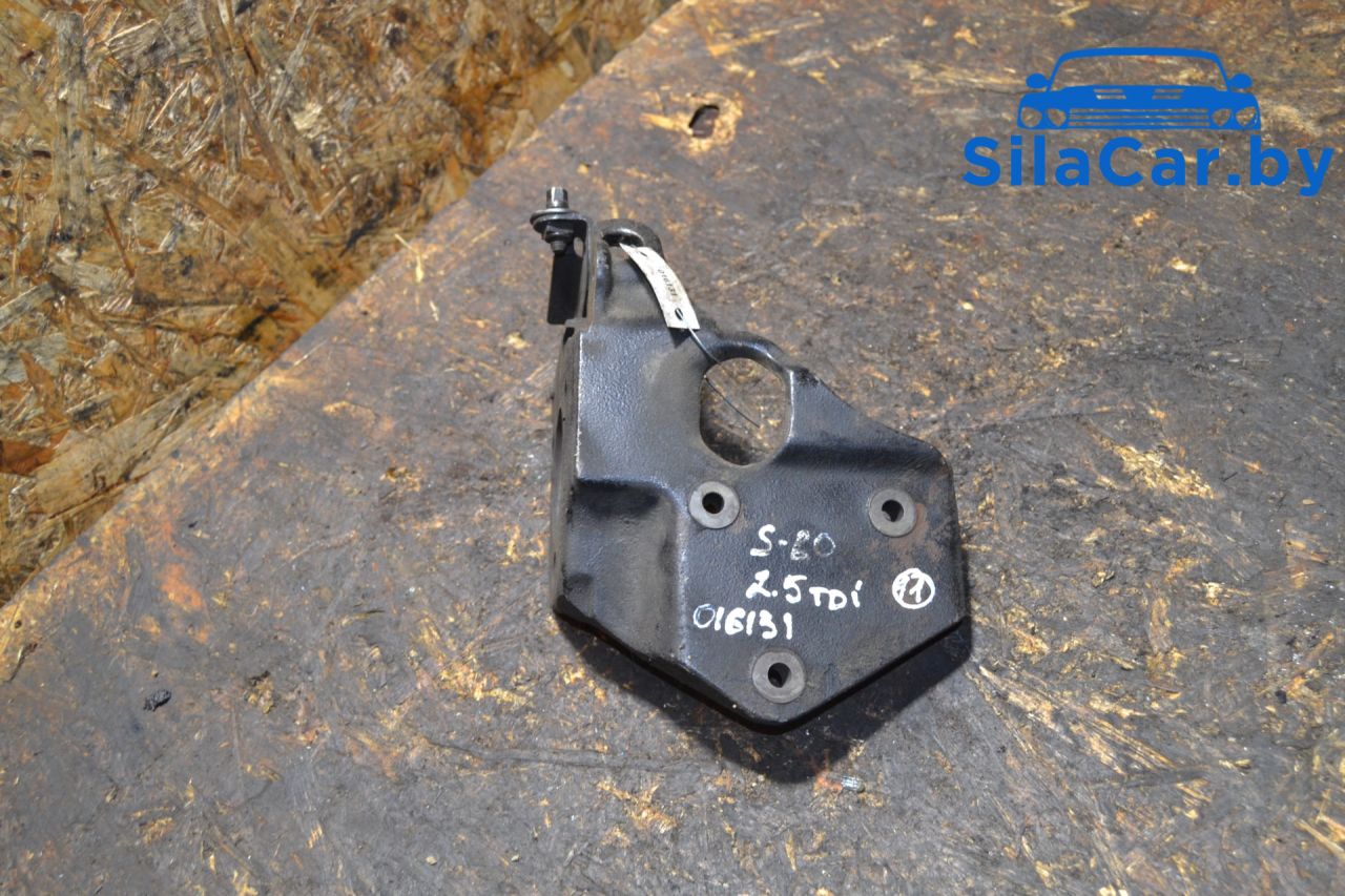 кронштейн ТНВД Volvo S80 1 поколение (1998 - 2003), 2.5 л., дизель, 074130147C - фото №1