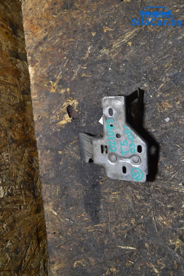 замок капота Volkswagen Transporter T5 2009 - фото №1