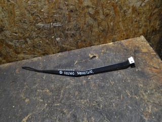 щеткодержатель (поводок стеклоочистителя, дворник) Mitsubishi Outlander 1 поколение 2004