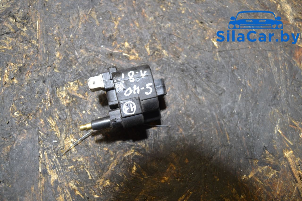 катушка зажигания Volvo S40 1 поколение 1999, 1.8 л., бензин - фото №1