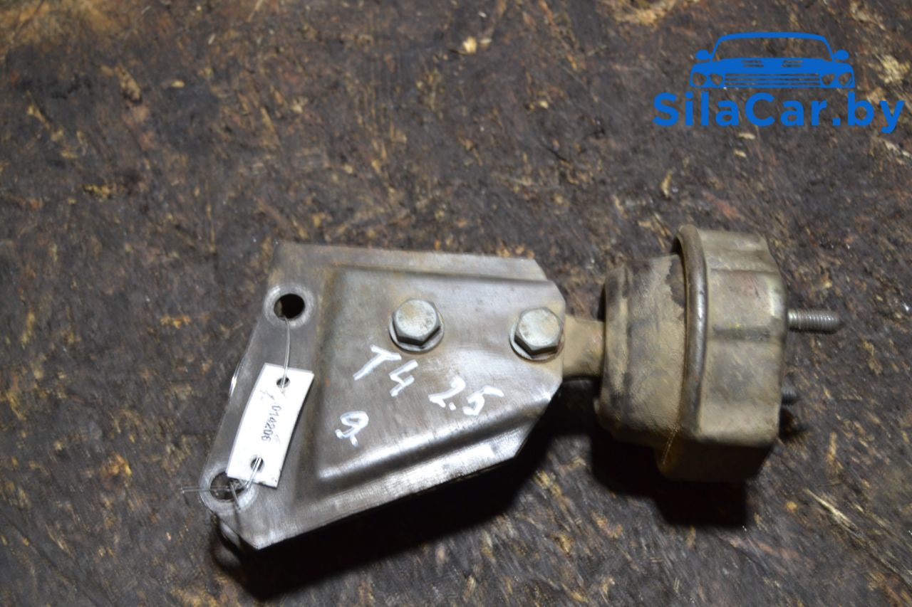 подушка крепления КПП Volkswagen Transporter T4 (1990 - 2003), 2.5 л., дизель - фото №1