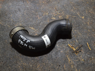 патрубок интеркулера Mercedes-Benz M-Класс W163 [рестайлинг] 2002, 2.7 л., дизель