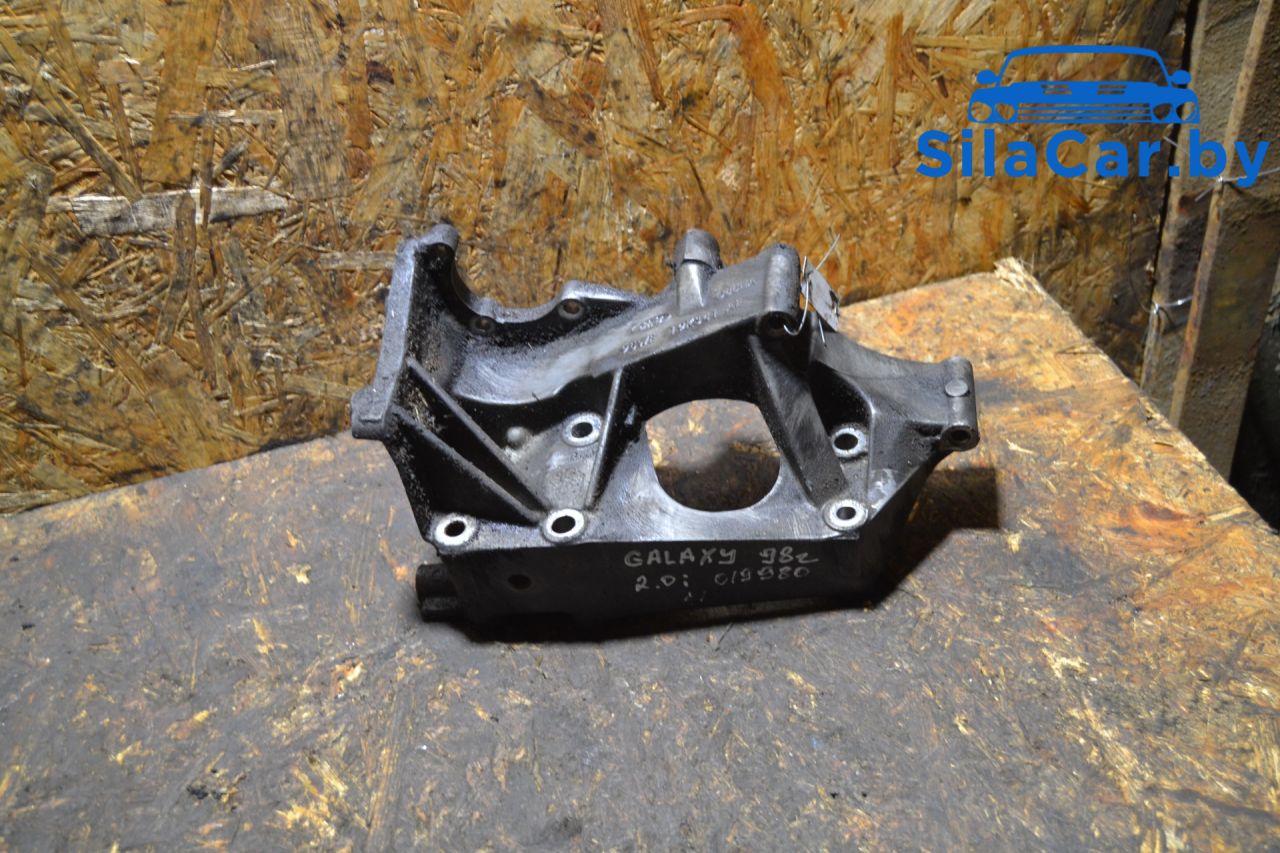 кронштейн генератора Ford Galaxy 1 поколение 1998, 2.0 л., NSE, бензин, 95WF19K341AE - фото №1