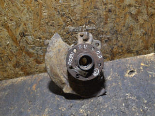 кулак поворотный правый Volkswagen Transporter T4 1998