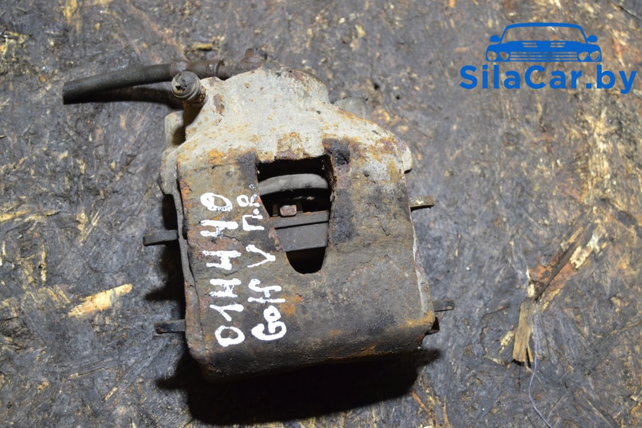 суппорт передний правый Volkswagen Golf 5 поколение (2003 - 2009) - фото №1