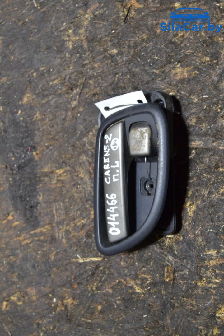 ручка внутренняя передняя левая Kia Carens 2 поколение (2002 - 2006), 2.0 л., CRDi, D4EA, дизель - фото №1