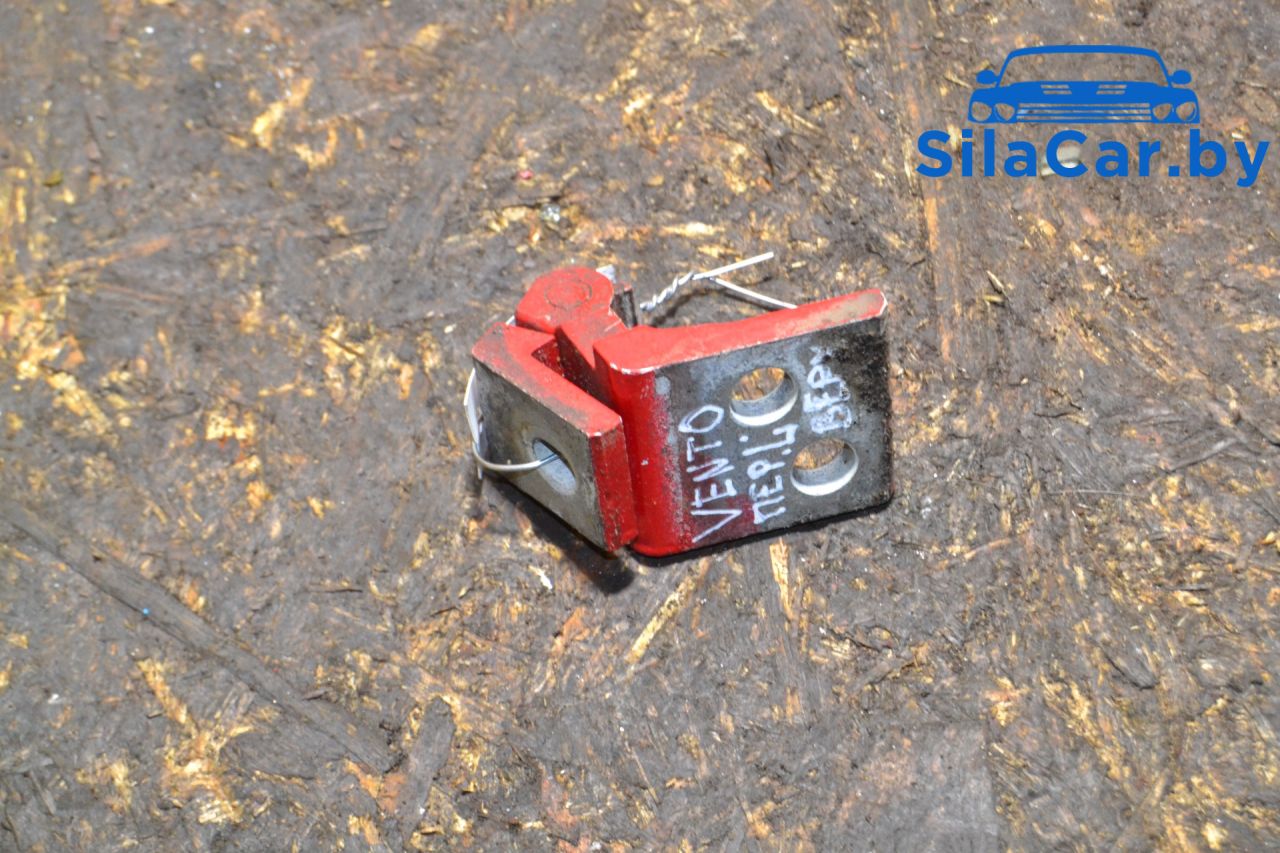 петля двери Volkswagen Vento 1 поколение 1995, седан - фото №1